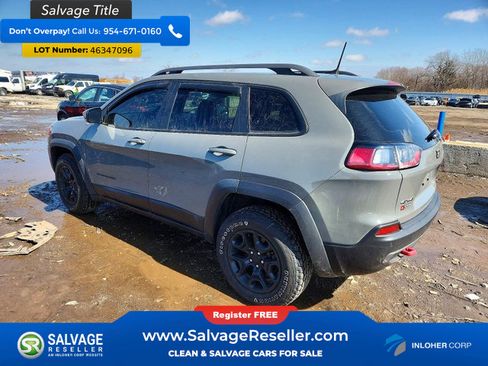 Used 2019 Jeep Cherokee Trailhawk AWD/4WD image 3