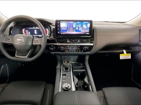 New 2026 Nissan Pathfinder SL AWD/4WD image 2