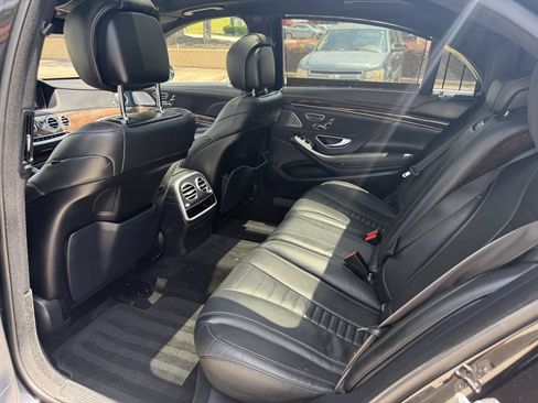 Used 2018 Mercedes-Benz S 560 Sedan image 19