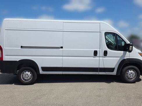 Used 2023 RAM ProMaster 2500 FWD image 6