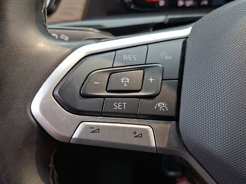 Used 2024 Volkswagen Atlas SE AWD/4WD image 21
