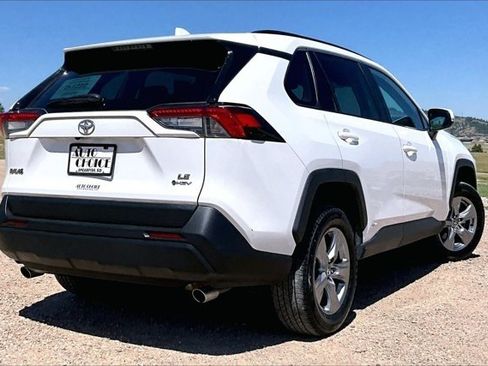 Used 2025 Toyota RAV4 LE AWD/4WD image 5