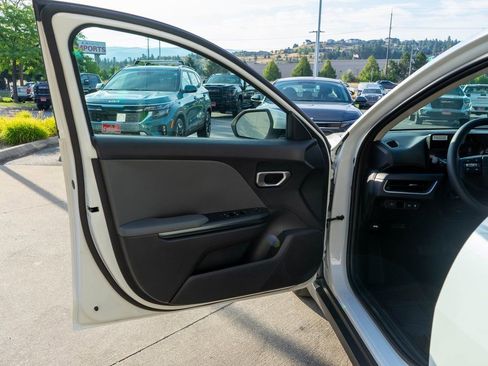 New 2025 Kia K4 FWD image 15
