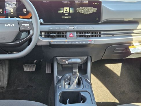New 2026 Kia K4 LXS image 16