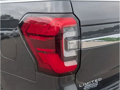Used 2023 Ford Expedition Limited RWD image 4