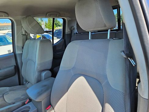 Used 2014 Nissan Frontier SV AWD/4WD image 15