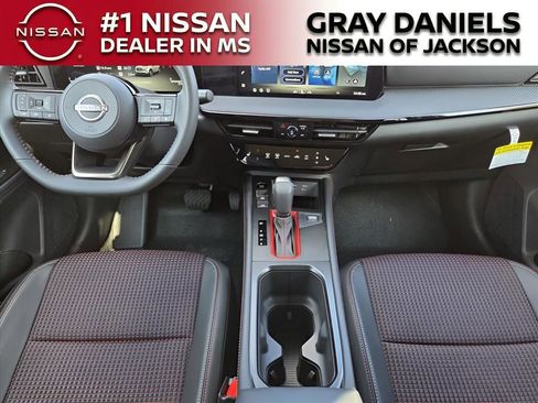 New 2026 Nissan Kicks SR w/ Cold Weather Package image 5