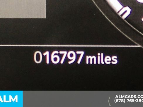 Used 2024 Land Rover Defender 110 X-Dynamic SE image 43