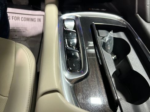Used 2023 Buick Enclave Essence w/ Experience Buick Package FWD image 34