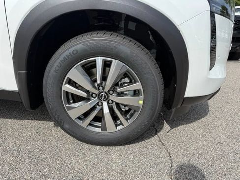 New 2026 Nissan Pathfinder SL AWD/4WD image 11