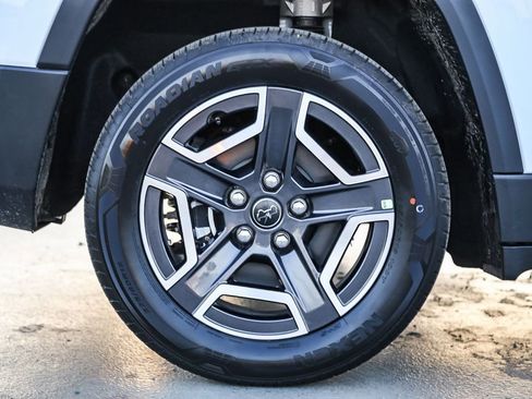 New 2026 Jeep Cherokee Laredo AWD/4WD image 12