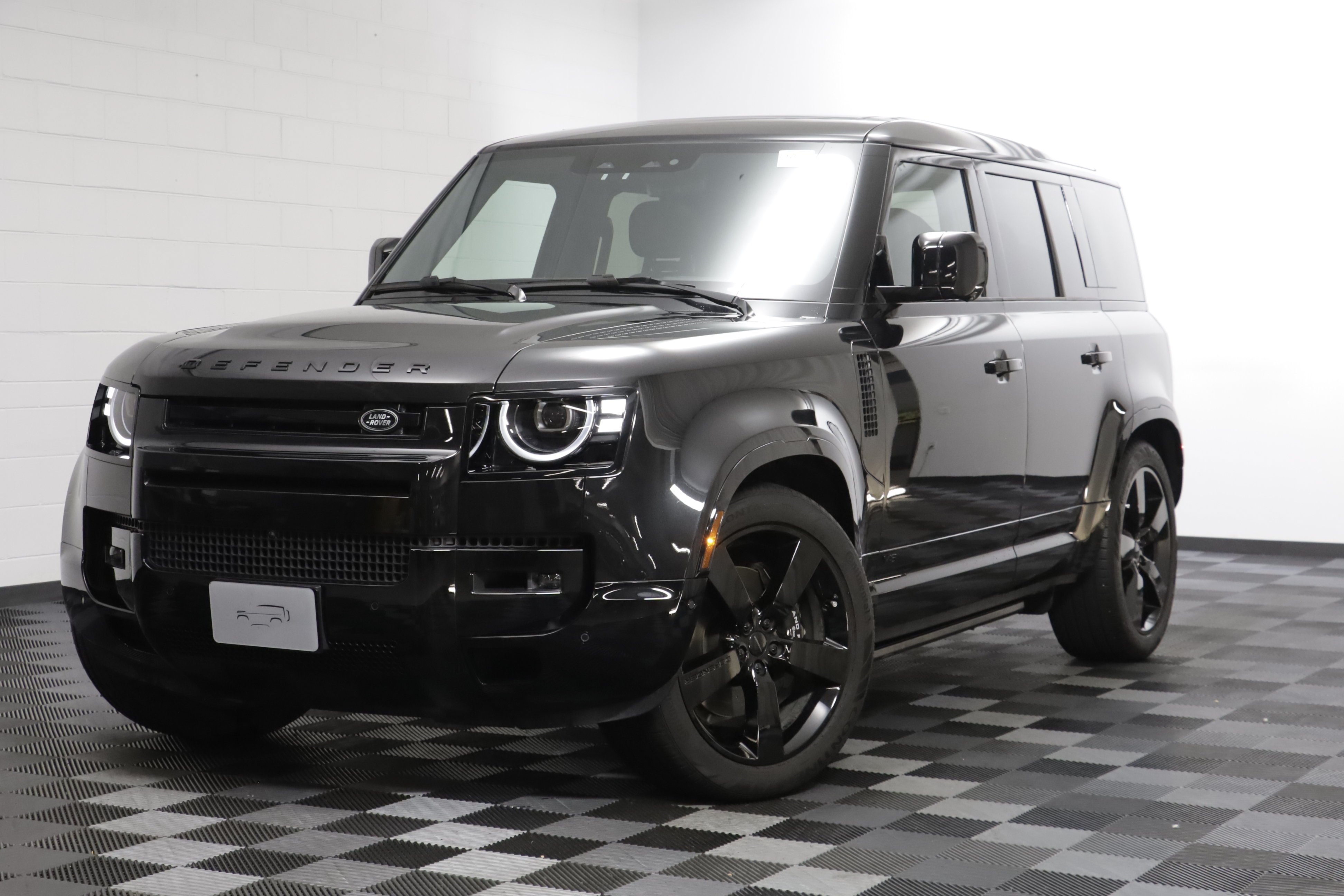 Certified 2026 Land Rover Defender 110 V8 AWD/4WD image 1