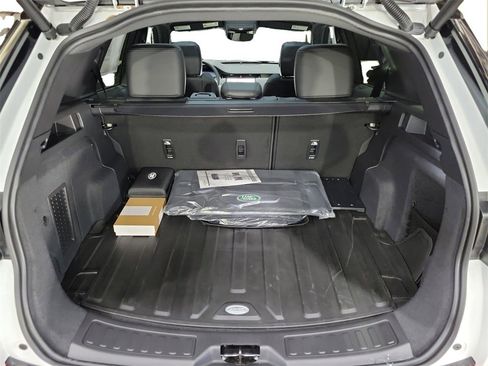 New 2025 Land Rover Discovery Sport Dynamic SE image 28