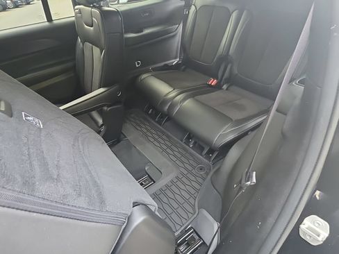 Used 2024 Jeep Grand Cherokee L Laredo RWD image 17