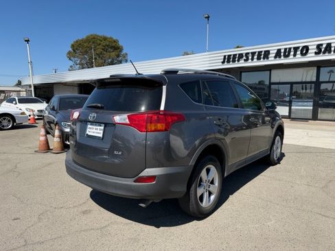 Used 2014 Toyota RAV4 XLE FWD image 4