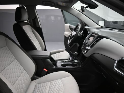 Used 2020 Chevrolet Equinox LS w/ LS Convenience Package AWD/4WD image 18