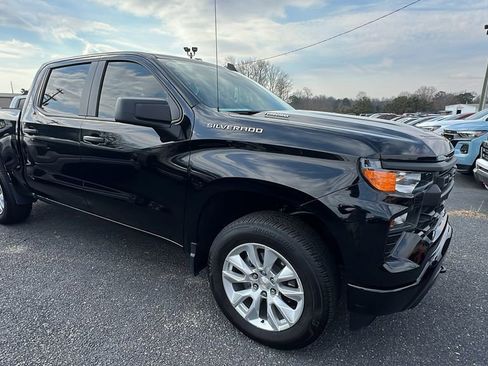 New 2025 Chevrolet Silverado 1500 Custom image 3