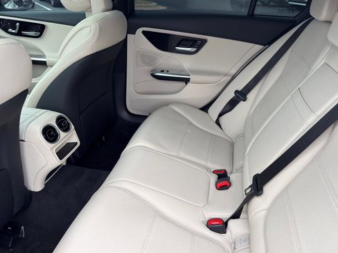 Used 2024 Mercedes-Benz C 300 Sedan image 27
