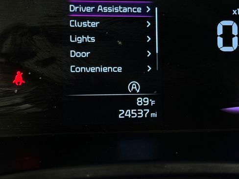 Used 2025 Kia Soul LX w/ LX Technology Package FWD image 18