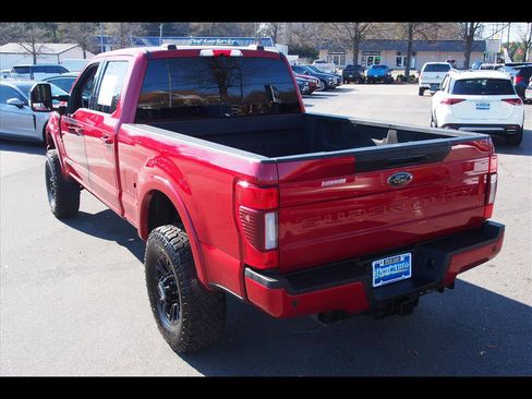 Used 2021 Ford F250 Lariat image 3