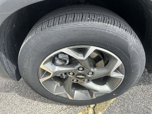 Certified 2025 Chevrolet Trax LT w/ Driver Confidence Package image 17