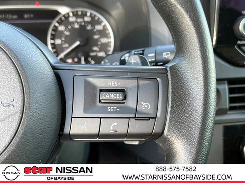 Used 2024 Nissan Pathfinder S image 17