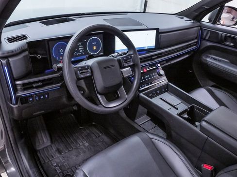 Used 2024 Hyundai Santa Fe Calligraphy image 2