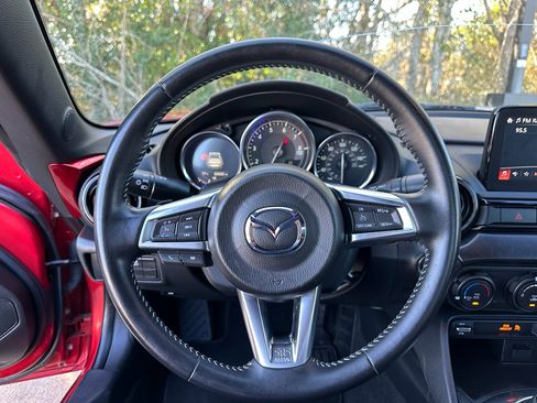 Used 2021 MAZDA MX-5 Miata RF Club image 13