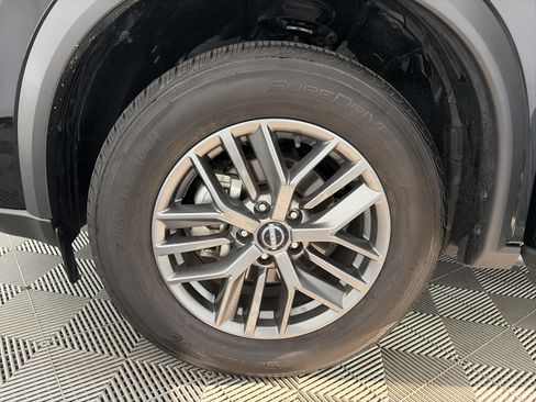 Used 2024 Nissan Rogue S FWD image 12