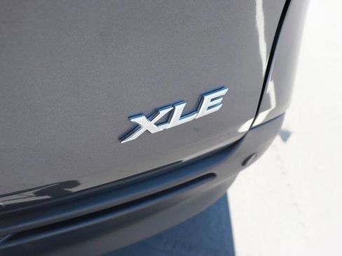 Used 2025 Toyota Sienna XLE FWD image 7