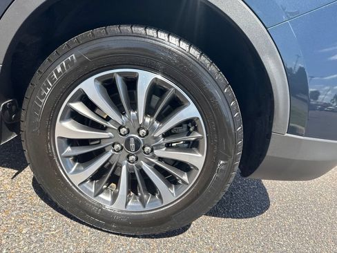 Used 2023 Lincoln Nautilus AWD w/ Premium Package image 10