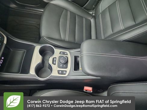 Used 2024 GMC Terrain Denali w/ Denali Premium Package image 30