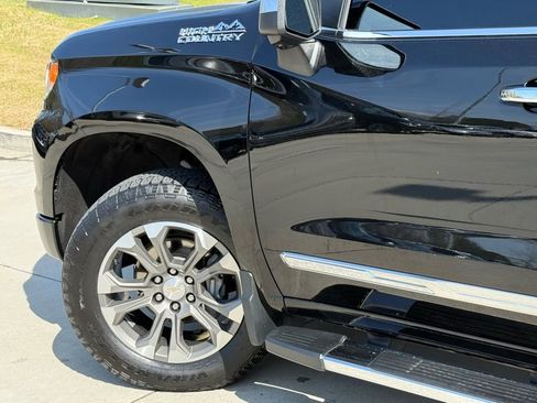 Used 2023 Chevrolet Silverado 1500 High Country w/ Z71 Off-Road Package image 9