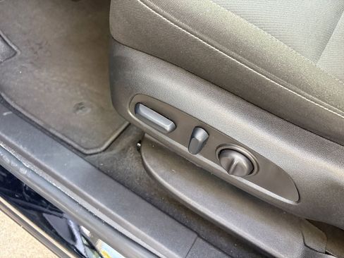 Used 2025 Chevrolet Blazer LT image 23