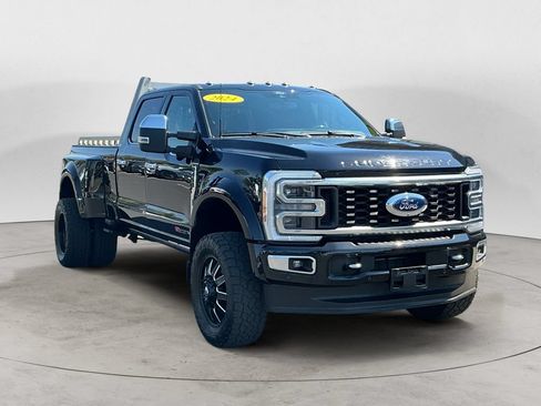Used 2024 Ford F450 Platinum w/ FX4 Off-Road Package AWD/4WD image 3