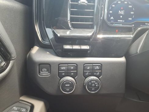 Used 2023 Chevrolet Silverado 1500 ZR2 w/ Technology Package AWD/4WD image 13
