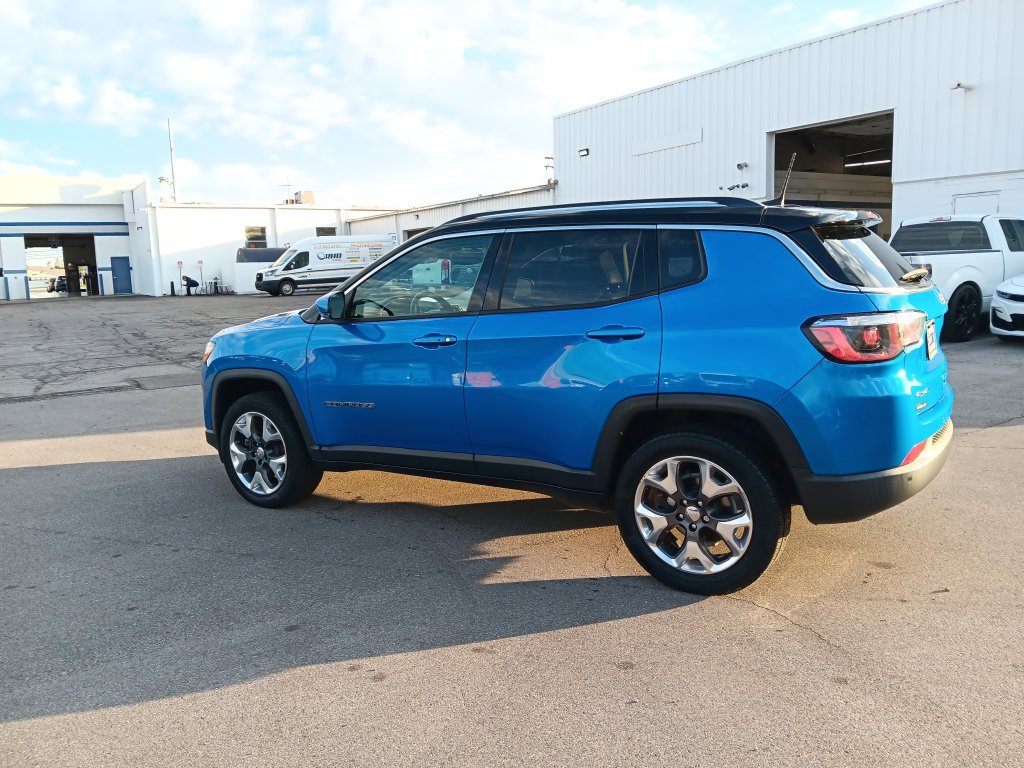 Used 2018 Jeep Compass Limited w/ Safe & Security Group AWD/4WD image 8