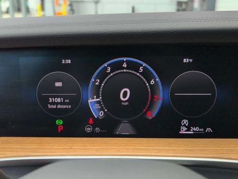 Used 2025 Volkswagen Tiguan SEL R-Line AWD/4WD image 30