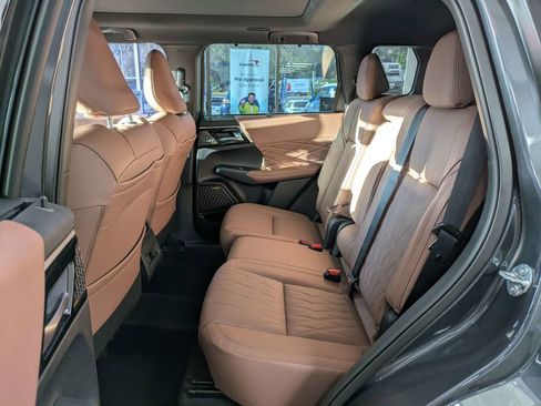 New 2026 Mitsubishi Outlander SEL image 12