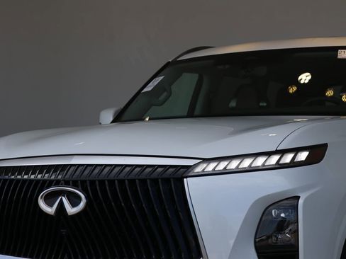 Certified 2025 INFINITI QX80 Sensory AWD/4WD image 11