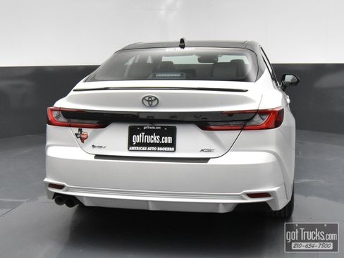 Used 2025 Toyota Camry XSE image 5