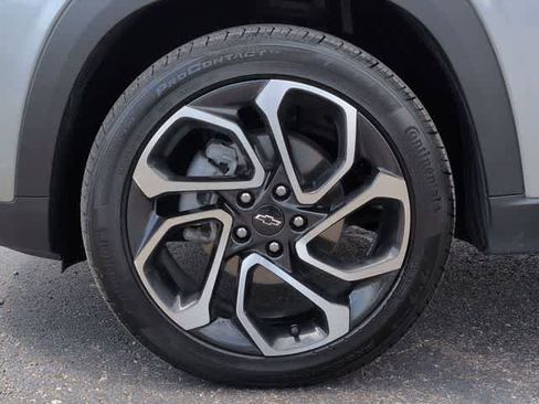 Used 2025 Chevrolet Trax RS w/ Driver Confidence Package FWD image 14