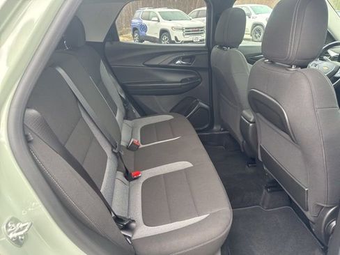 Used 2025 Chevrolet TrailBlazer LT w/ LT Cold Weather Package image 28