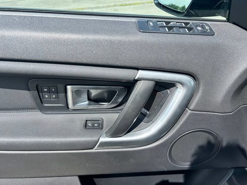 Used 2019 Land Rover Discovery Sport HSE AWD/4WD image 21
