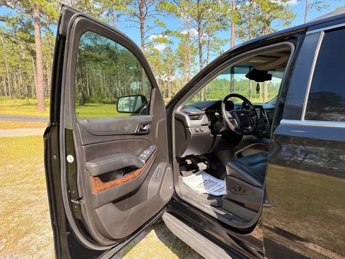 Used 2018 Chevrolet Tahoe LT AWD/4WD image 11