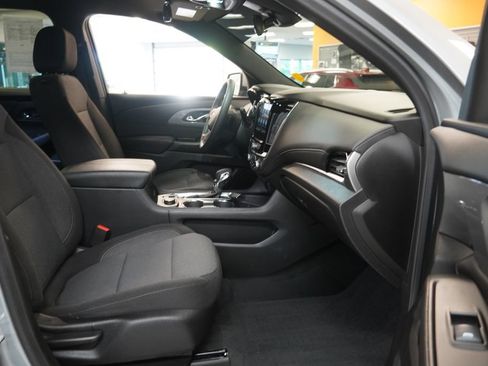 Used 2024 Chevrolet Traverse LT AWD/4WD image 38