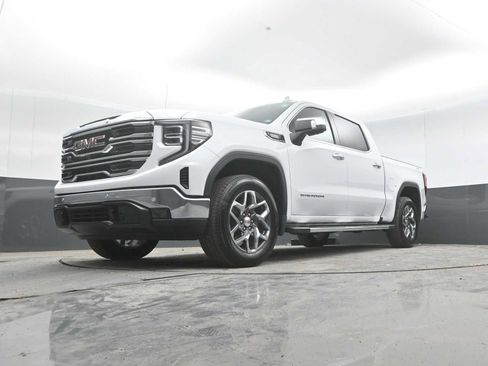 Used 2024 GMC Sierra 1500 SLT w/ SLT Premium Plus Package AWD/4WD image 41