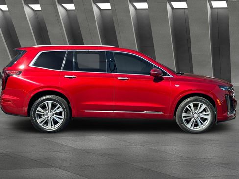 Certified 2024 Cadillac XT6 Premium Luxury image 3