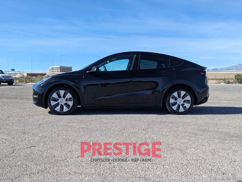 Used 2023 Tesla Model Y Long Range image 15