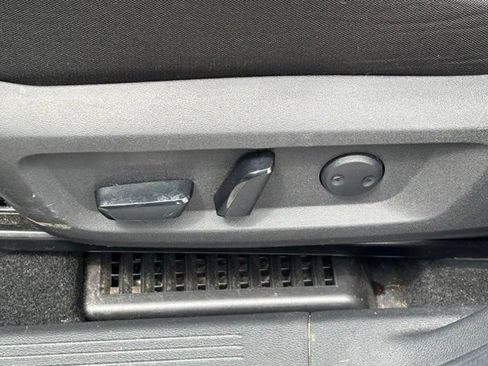 Used 2023 Nissan Rogue SV AWD/4WD image 7